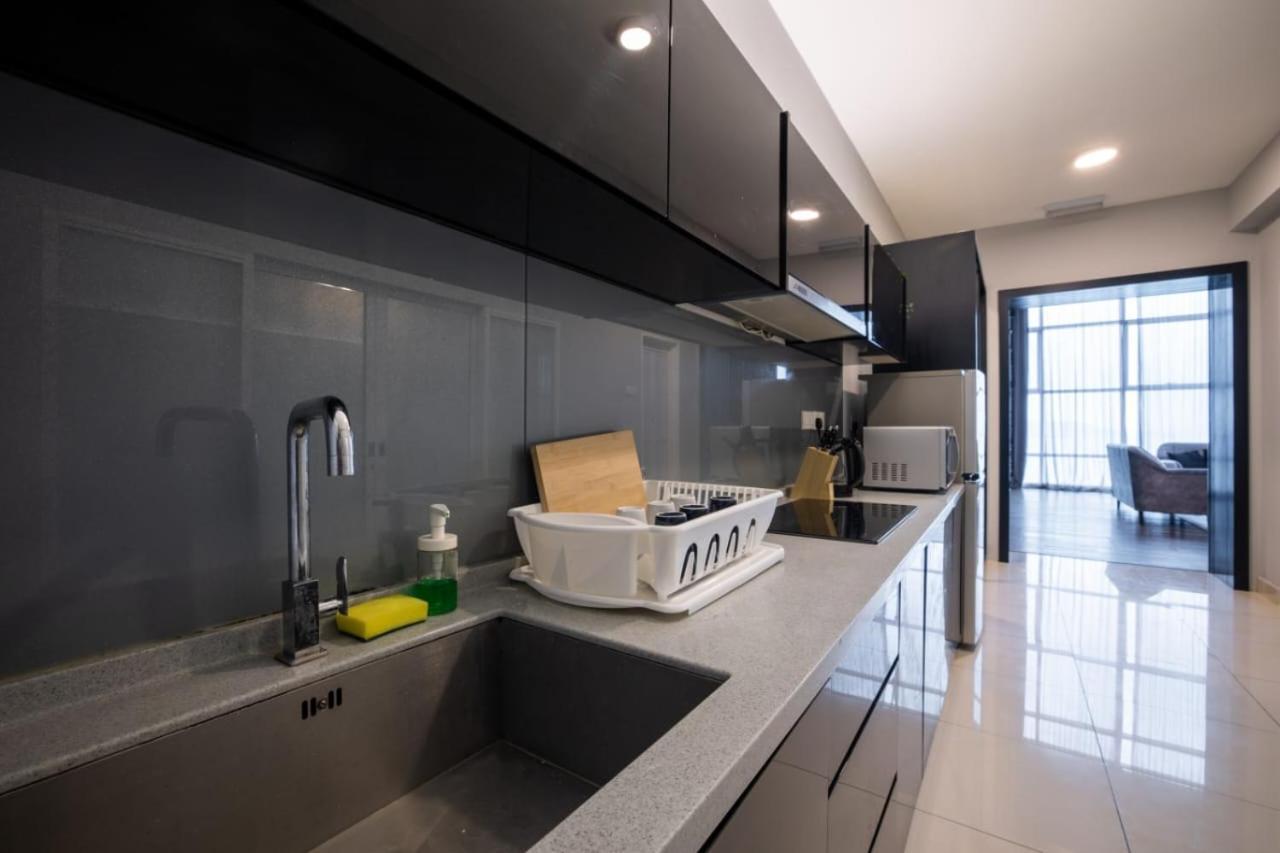 Loft Pano Seaview Suite 2 Bedroom By The Only Bnb Jelutong Eksteriør billede