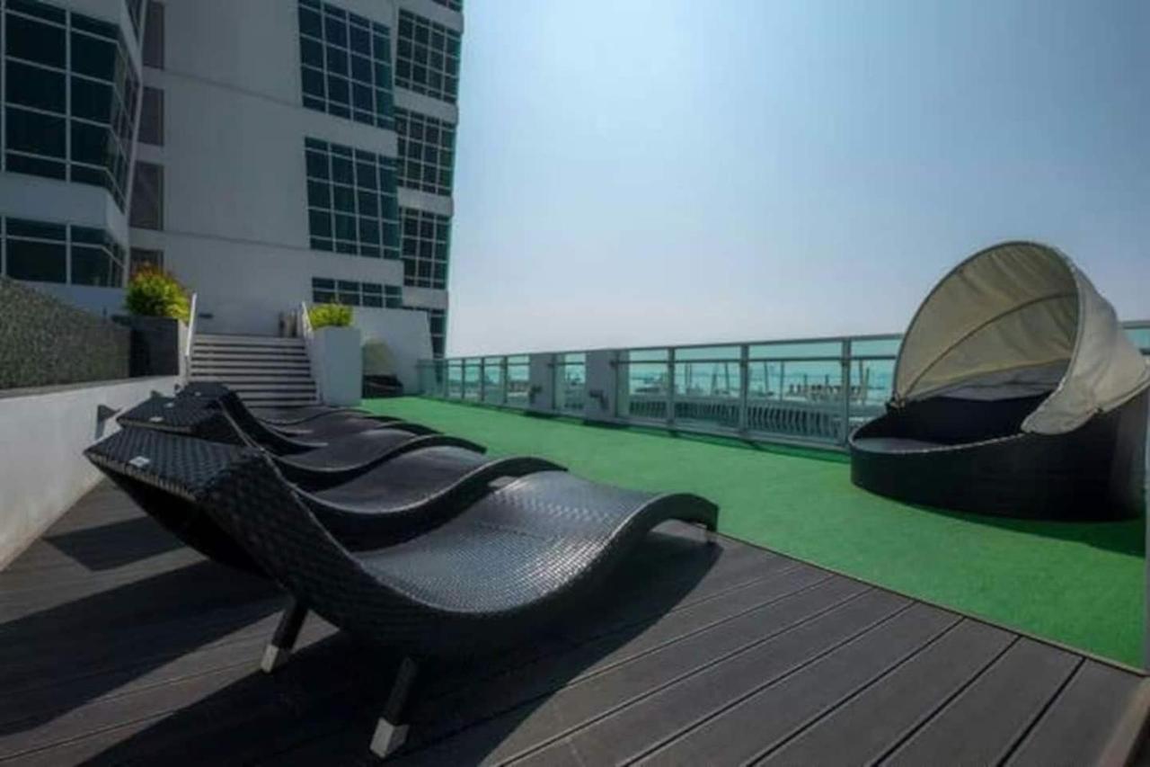 Loft Pano Seaview Suite 2 Bedroom By The Only Bnb Jelutong Eksteriør billede